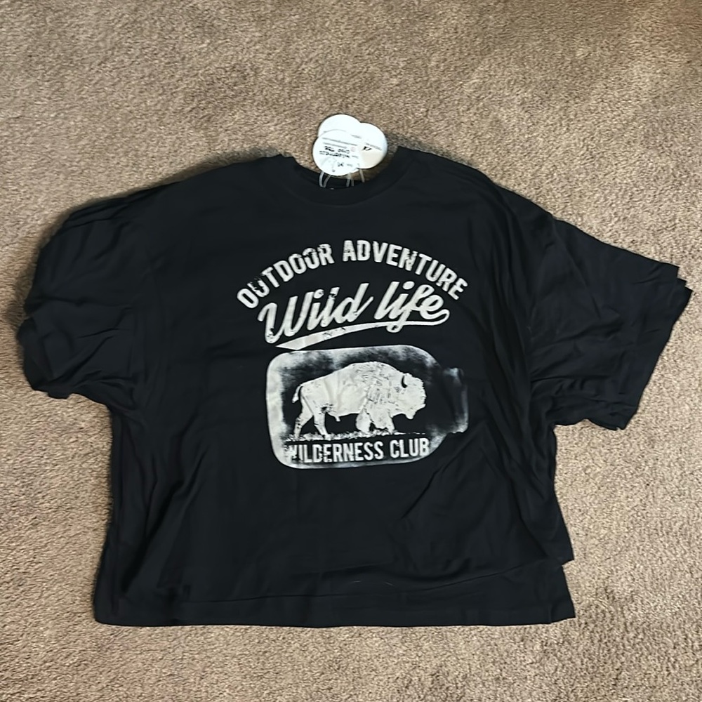 Outdoor Adventure Wildlife Club Bison Relaxed Crop Womens Tee NWT
